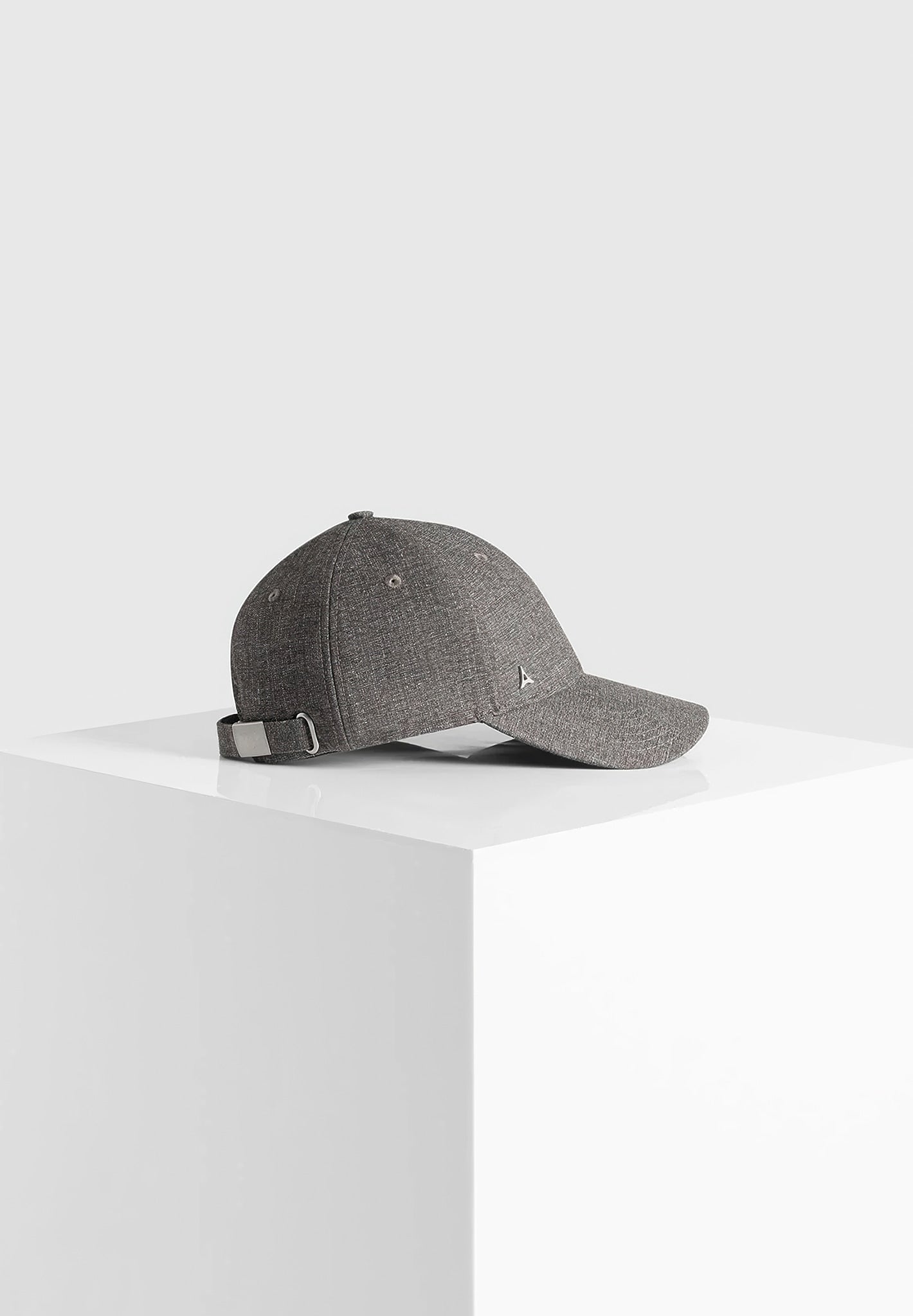 Textured cap in grey